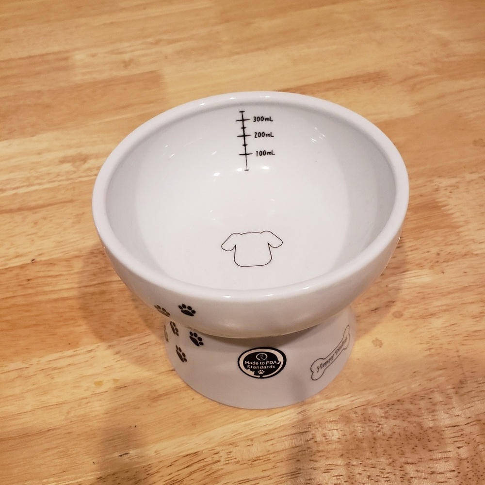 Cute Cat or small dog food/water dish
